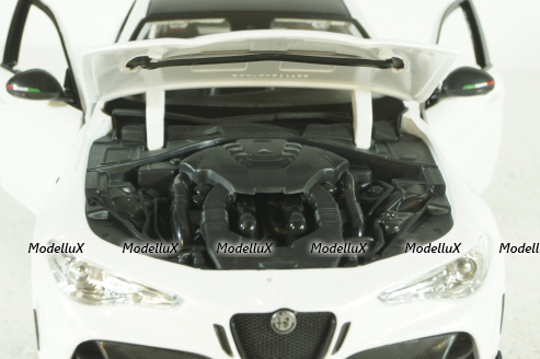Alfa Romeo Giulia GTAm 2020 trophy white, Bburago 1:18