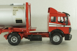 Mercedes 1748 S тягач с циcтерной-контейнером, NZG 1:43
