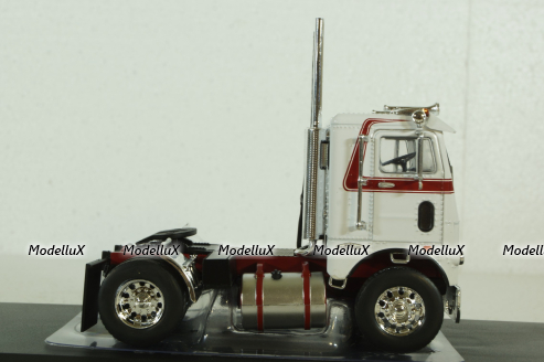 Freightliner COE 1976, white/red, TR128, IXO 1:43
