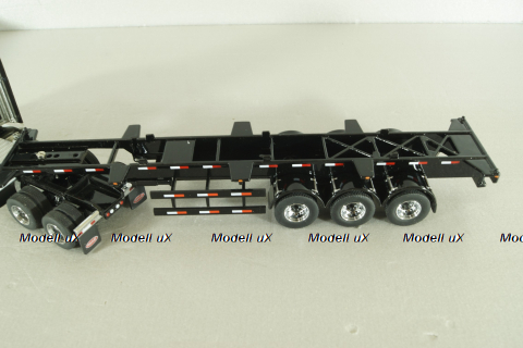 Peterbilt 579 day cab tractor with 40' refrigerated sea container Maersk, grey/white, 71069, Diecast Masters 1:50