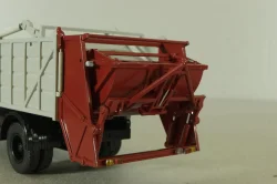 МКЗ-10 (4333) Мусоровоз на шасси Зил-4333, серый, 103375, Автоистория 1:43