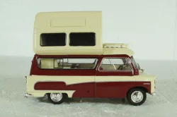 Bedford CA Caravan creme/darkred, Hachette 1:43
