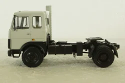 Маз-5432 тягач 1981г, серый, Н792, Наш Автопром 1:43