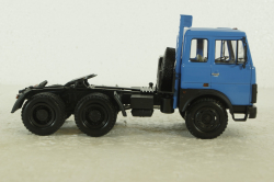 Маз-6422 тягач 1981г, синий, Н796, Наш Автопром 1:43