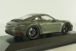 Porsche 911 (992) Carrera 4 GTS 2021,  green metalic, 410063001, Minichamps 1:43