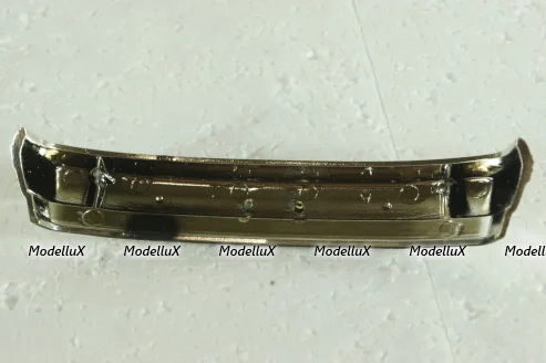 Бампер передний на Ford 1:18