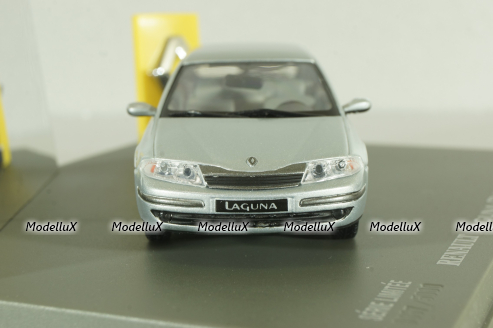Renault Laguna II Grandtour 2000, silver, Universal Hobbies 1:43