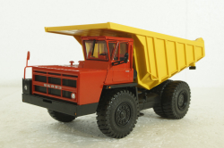 Белаз-7526 карьерный самосвал, красный/желтый, Н006, Наш Автопром 1:43