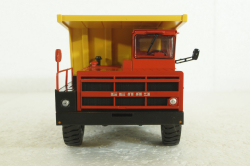 Белаз-7526 карьерный самосвал, красный/желтый, Н006, Наш Автопром 1:43