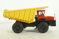 Белаз-7526 карьерный самосвал, красный/желтый, Н006, Наш Автопром 1:43
