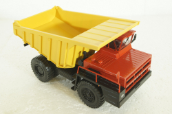 Белаз-7526 карьерный самосвал, красный/желтый, Н006, Наш Автопром 1:43