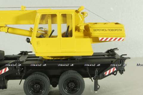 КС-3575А-1 автокран 12,5т на шасси Камаз-55313, красный/желтый Minigrad 1:43