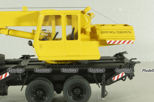КС-3575А-1 автокран 12,5т на шасси Камаз-55313, красный/желтый Minigrad 1:43