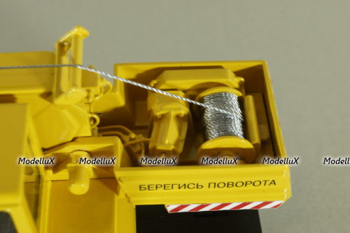 КС-3575А-1 автокран 12,5т на шасси Камаз-55313, красный/желтый Minigrad 1:43