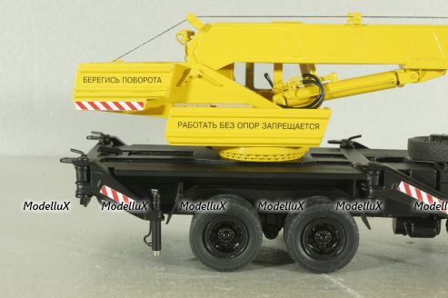 КС-3575А-1 автокран 12,5т на шасси Камаз-55313, красный/желтый Minigrad 1:43
