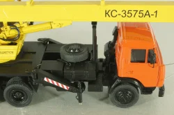КС-3575А-1 автокран 12,5т на шасси Камаз-55313, красный/желтый Minigrad 1:43