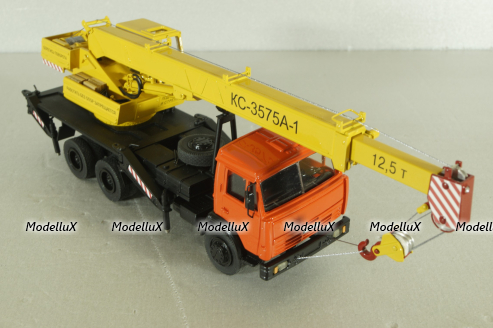 КС-3575А-1 автокран 12,5т на шасси Камаз-55313, красный/желтый Minigrad 1:43