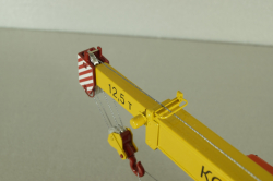 КС-3575А-1 автокран 12,5т на шасси Камаз-55313, красный/желтый Minigrad 1:43