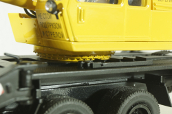 КС-3575А-1 автокран 12,5т на шасси Камаз-55313, красный/желтый Minigrad 1:43