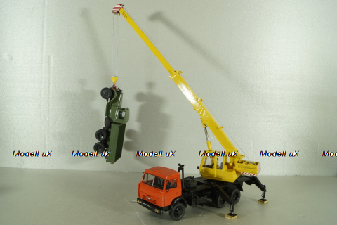 КС-3575А-1 автокран 12,5т на шасси Камаз-55313, красный/желтый Minigrad 1:43