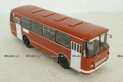 ЛАЗ-695Н (1981), красный, DEMPRICE 1:43