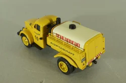 МЗ-51А Аэрофлот маслозаправщик на шасси Газ-52А Аэрофлот, желтый/белый, SL089, СарЛаб 1:43