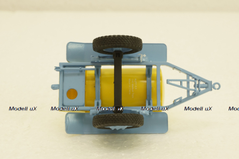 Прицеп-цистерна АЦПТ-0,9 для перевозки кваса, арт. 102293, Аист 1:43