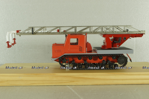 АПП-20 пожарный пеноподъемник на базе гусеничного артиллерийского тягача АТ-С модели 712, 1952 , Nik Models 1:43