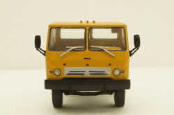 Каз-608В, бежевый, АвтоИстория 1:43