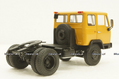 Каз-608В, бежевый, АвтоИстория 1:43