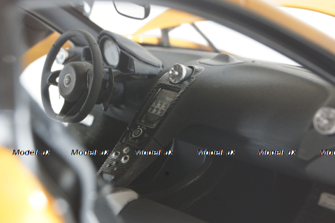 McLaren 675LT 2016 McLaren orange, 76048, AutoArt 1:18