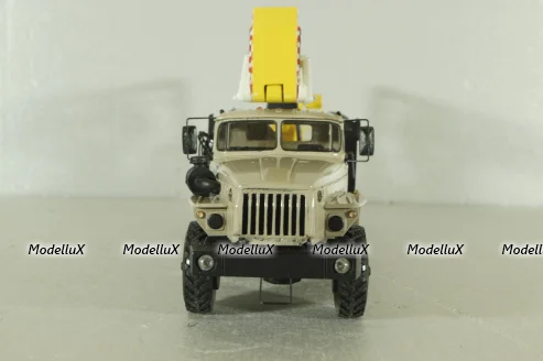 Урал-4320-0911 c подъемником ВС-22, бежевый, Nik Models 1:43
