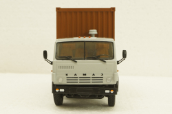 Камаз-53212 с 20-футовым контейнером, 101999, ПАО Камаз 1:43