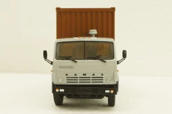 Камаз-53212 с 20-футовым контейнером, 101999, ПАО Камаз 1:43