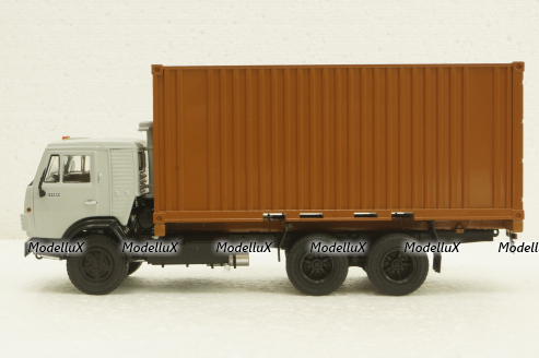 Камаз-53212 с 20-футовым контейнером, 101999, ПАО Камаз 1:43