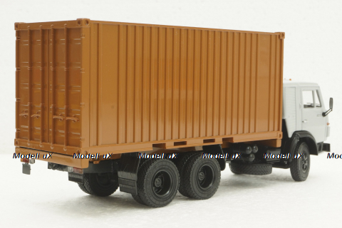Камаз-53212 с 20-футовым контейнером, 101999, ПАО Камаз 1:43