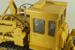 ТО-10А погрузчик на базе Т-130, трактор желтый, Трэкс 1:43