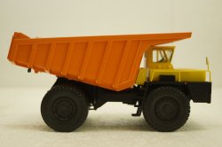 Белаз-7525 карьерный самосвал, желтый/оранжевый, Н011, Наш Автопром 1:43