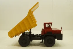 Белаз-540А карьерный самосвал, красный/желтый, Н002, Наш Автопром 1:43