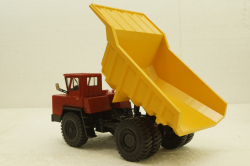 Белаз-540А карьерный самосвал, красный/желтый, Н002, Наш Автопром 1:43