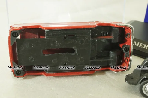 Mercedes N1000 Portuguese post CTT 1969, red, Altaya 1:43