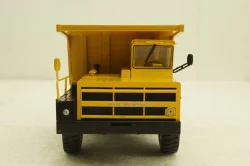 Белаз-7526 карьерный самосвал, желтый, Н006 Наш Автопром 1:43