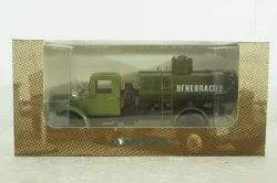 АЦ-8-200 топливозаправщик Маз-200, хаки Наши Грузовики №22, 1:43