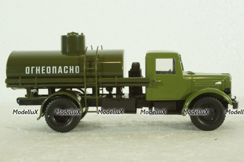 АЦ-8-200 топливозаправщик Маз-200, хаки Наши Грузовики №22, 1:43