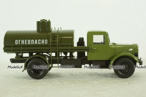 АЦ-8-200 топливозаправщик Маз-200, хаки Наши Грузовики №22, 1:43