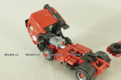 Mercedes SK 1850 tractor with semi trailer HOYER 1994, red, Herpa 1:87