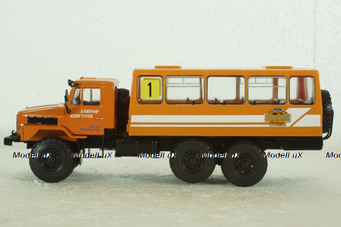 Урал-4322 6х6 Вахтовый автобус, оранжевый, Наши Грузовики №31, 1:43