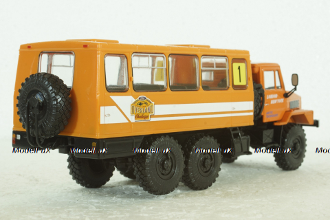 Урал-4322 6х6 Вахтовый автобус, оранжевый, Наши Грузовики №31, 1:43