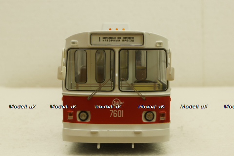 ЗиУ-10 (ЗиУ-683) троллейбус сочленённый - белый/красный, SSM4011, SSM 1:43