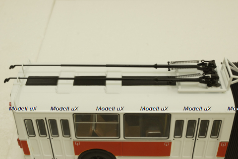 ЗиУ-10 (ЗиУ-683) троллейбус сочленённый - белый/красный, SSM4011, SSM 1:43
